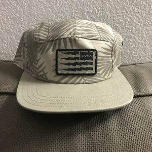 RVCA 5 panned hat